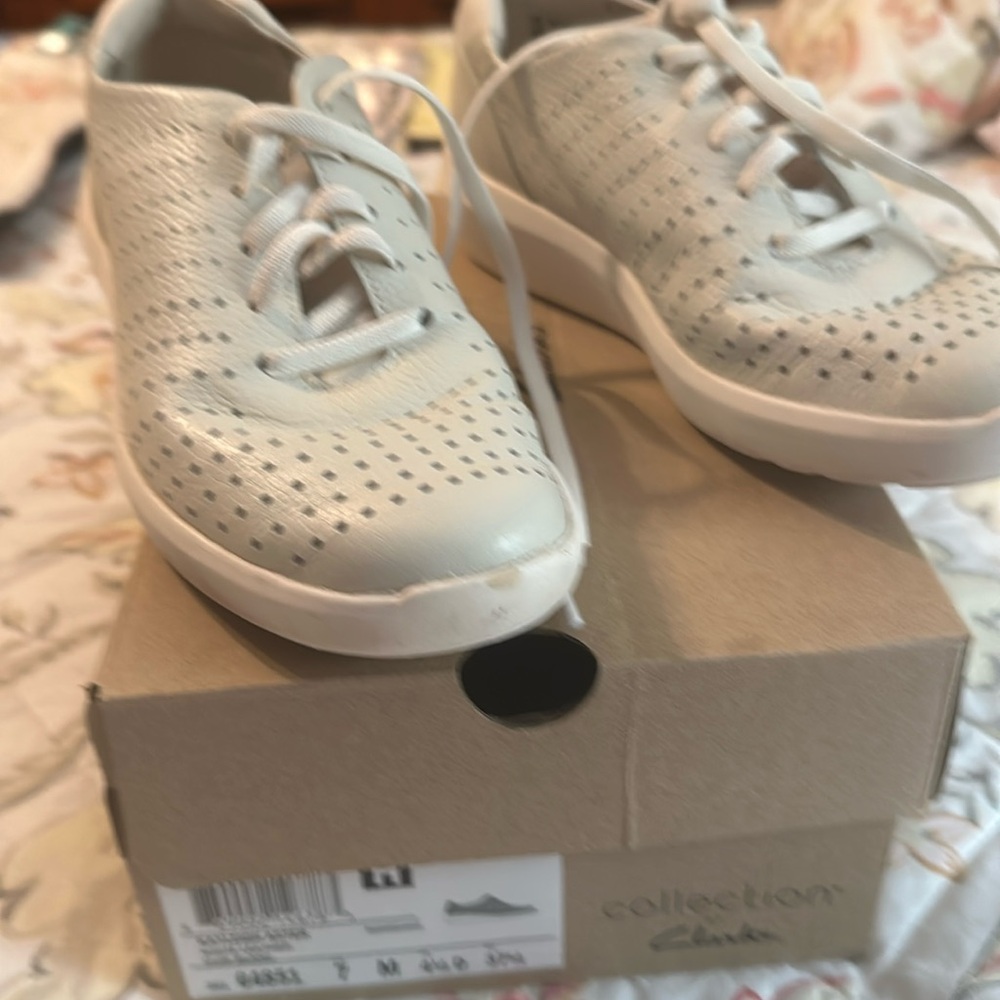 Clark’s casual shoes size 7
